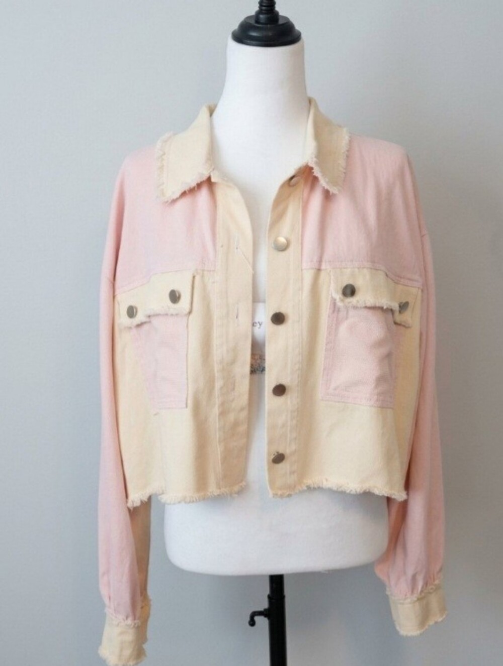 Oulivey Cropped Two-Tone Frayed Hem Jacket in Pale Pink and Cream/Yellow Size Sm